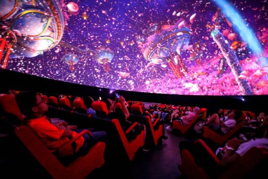  球迷助威声震穹顶，魔鬼主场缔造不败神话