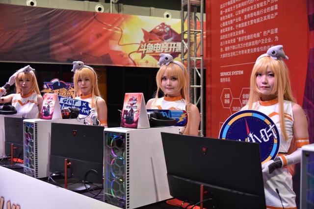  电竞解说名嘴云集，激情点评点燃全场