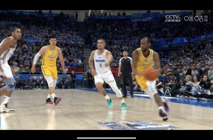  浙江东阳光外线发威射落广州龙狮