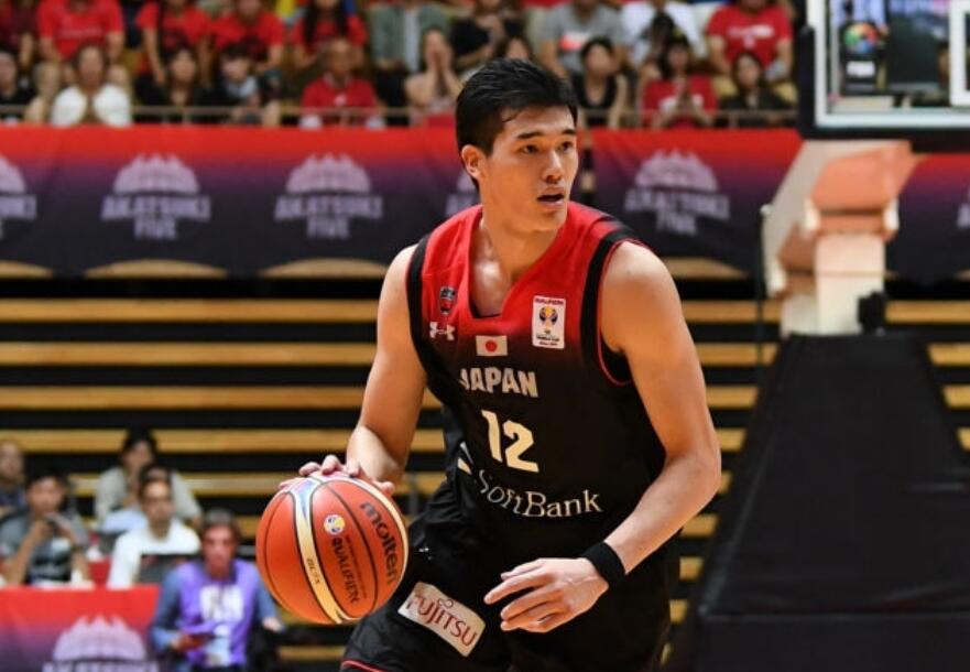  NBA常规赛，约基奇三双助掘金轻取马刺