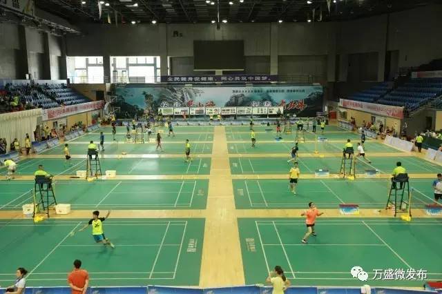  足球特色小镇落成，体旅融合激活经济  